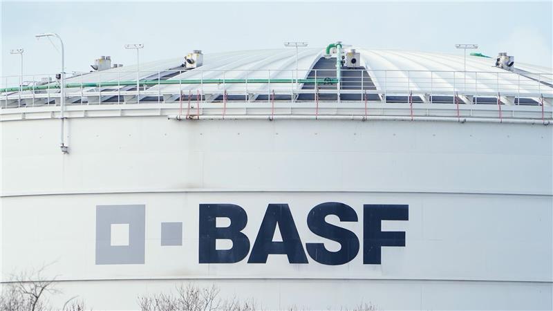 BASF in Ludwigshafen: Kostendruck, hohen Energiepreisen und einer zu geringen Auslastung am Stammwerk. (Archivbild)