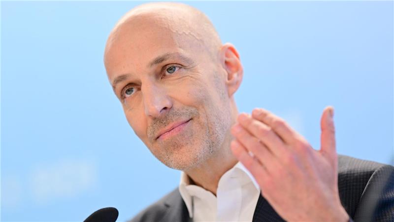 BDI-Präsident Peter Leibinger ist dafür, den ausgehandelten Zolldeal mit den USA zu ratifizieren. (Archivbild)