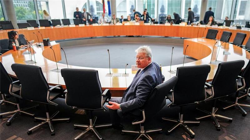 BND-Präsident Bruno Kahl musste im Untersuchungsausschuss kritische Fragen zu der Einschätzung des Bundesnachrichtendienstes im Sommer 2021 beantworten. Konkret ging es um Prognosen, wie rasch die Taliban in Kabul erneut die Macht übernehmen könnten. (Archivfoto)