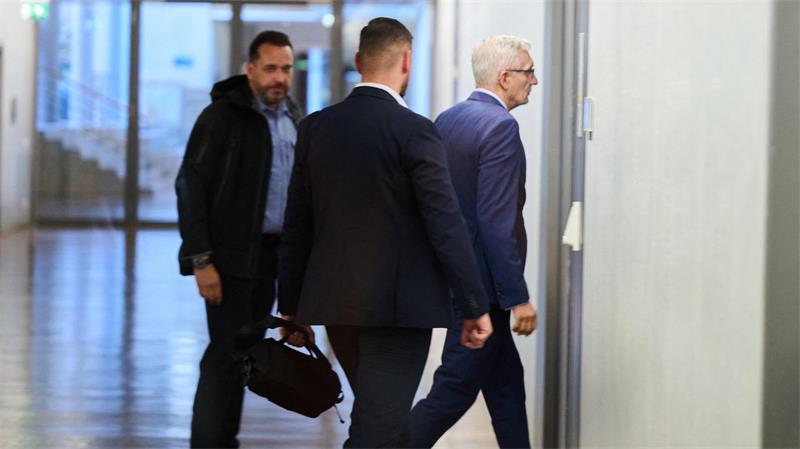 Ex-BND-Präsident Hanning wegen Spionageverdachts in U-Haft BND-Präsident Martin Jäger trifft zu einer Sitzung des geheim tagenden parlamentarischen Gremiums zur Kontrolle der Geheimdienste im Bundestag ein.
