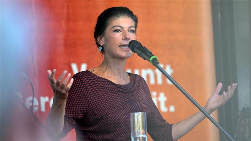 Woidke plant Gespräch mit Wagenknecht - CDU für Opposition BSW-Chefin Sahra Wagenknecht zeigt sich offen für ein Gespräch mit Brandenburgs Ministerpräsident Dietmar Woidke. (Archivbild)