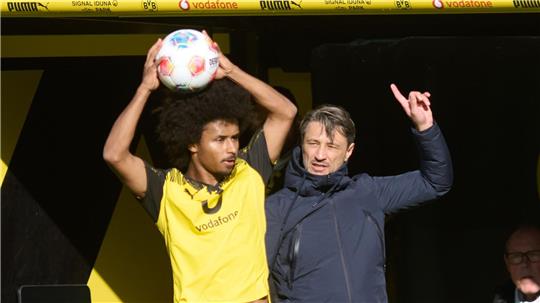 BVB-Coach Niko Kovac steht weiter hinter seinem Stürmer Karim Adeyemi. (Archivbild)