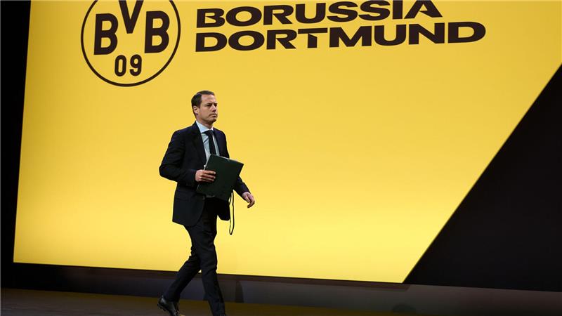 BVB-Mitgliederversammlung: Geschäftsführer Lars Ricken betritt das Podium