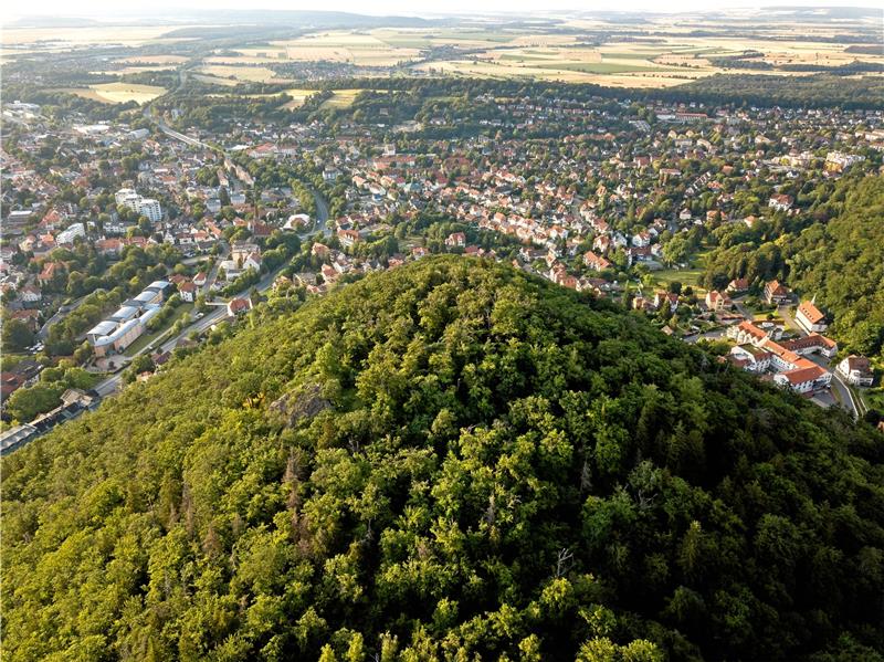 Bad Harzburg von oben – die meisten Einwohner leben weiterhin in der Kernstadt, die wenigsten im Ortsteil Eckertal. Fotos: GZ-Archiv