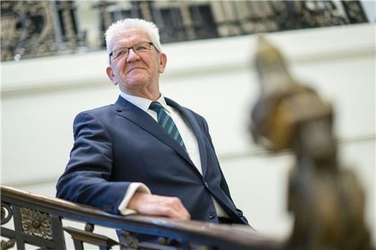 Baden-Württembergs Ministerpräsident Winfried Kretschmann spricht sich für ein Tempolimit aus.