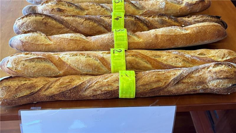 Baguette-Wettstreit in Paris – Sieger backt für den Élysée Baguettes sind die beliebteste Brotsorte in Frankreich.