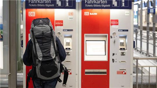 Bahnchefin Palla setzt ein Signal: Die Fahrpreise bleiben bis auf weiteres stabil. (Archivbild)