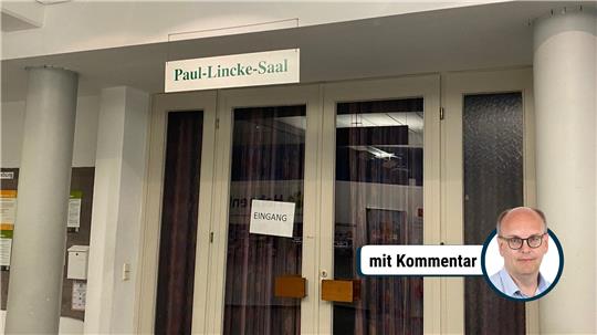 Goldener Ton: Auch der Saal heißt nicht mehr nach Paul Lincke Bald Vergangenheit: Das Schild verschwindet, weil der Paul-Lincke-Saal eigentlich gar nicht Paul-Lincke-Saal, sondern nur Kursaal heißt.