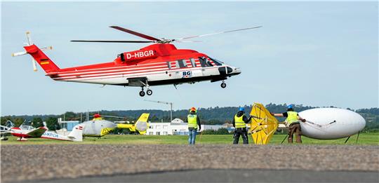 Bald fliegt wieder ein Hubschrauber der Bundesanstalt für Geowissenschaften und Rohstoffe mit hochempfindlichen Sensoren über den Oberharz. Archivfoto: Stratenschulte/dpa
