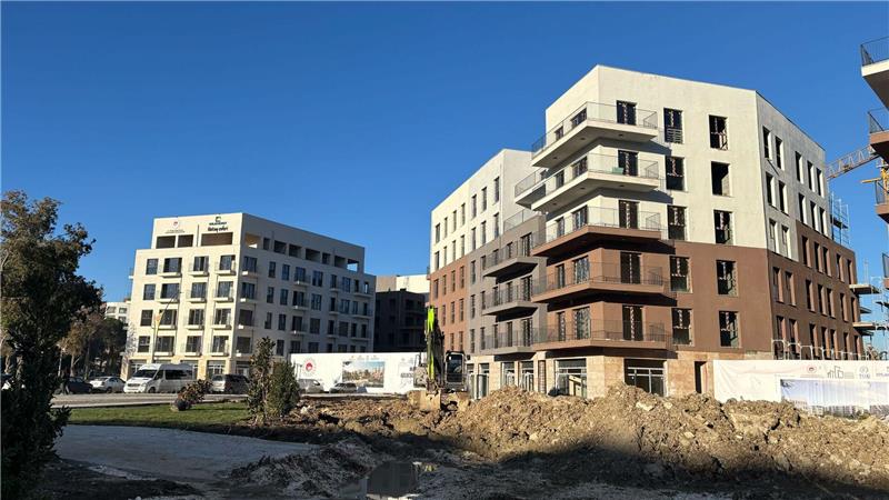 Nach Beben in der Türkei: Gemeinde baut Kirche wieder auf Bald sollen in die Neubauten die ersten Einheimischen einziehen.