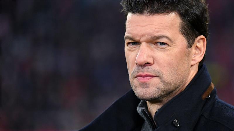 Ballack spricht über die Trauer nach dem Tod seines Sohnes.