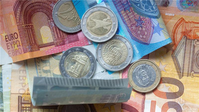 Bargeld bleibt Bundesbank-Vorstand Balz zufolge auch in Zukunft ein wichtiger Bestandteil des Zahlungsverkehrs. (Symbolbild)
