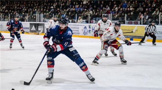 Bartek Bison verstärkt in der kommenden Saison den Angriff der Harzer Falken und bringt nach Ansicht des sportlichen Leiters Erik Pipp „Gardemaße“ mit: Er ist 1,94 Meter groß und wiegt 94 Kilogramm.