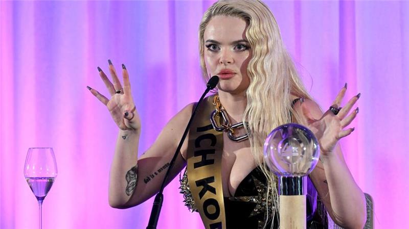 Finnin singt „Ich komme“ beim ESC in Basel Basel, ich komme: Sängerin Erika Vikman will in Basel mit ihrem Lied „Ich komme“ ins Finale kommen.