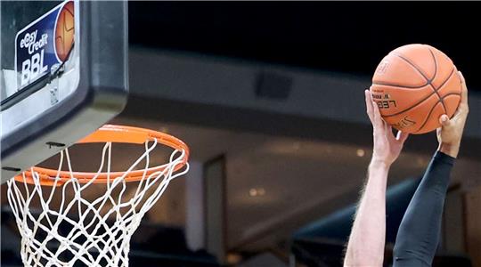 Basketball-Bundesliga: Rostock Seawolves feiern klaren Sieg gegen Braunschweig.