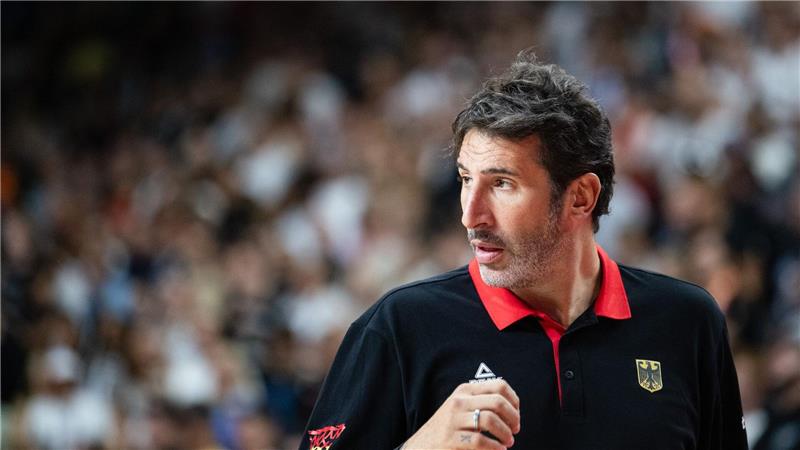 Bundestrainer Mumbru kehrt zurück - Rolle noch unklar Basketball-Bundestrainer Alex Mumbru kehrt im EM-Achtelfinale zurück.