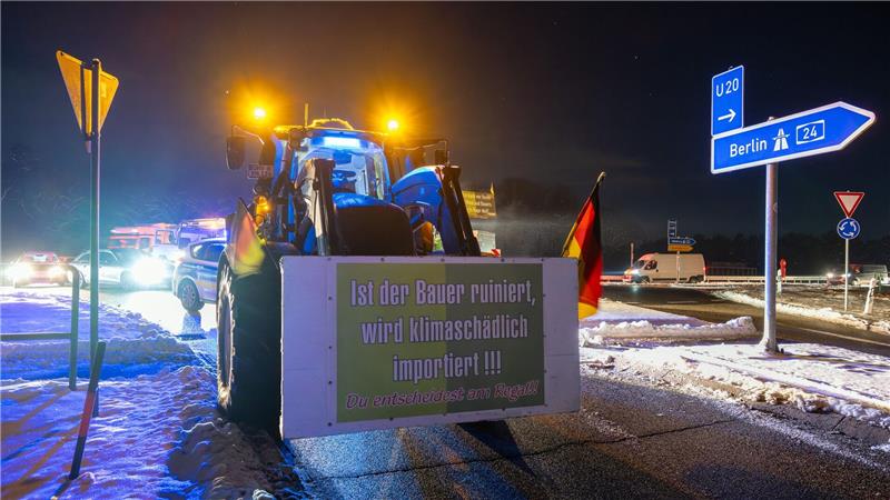 Bauernprotest blockiert A24 bei Kremmen