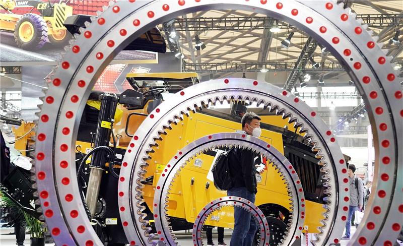 Baumaschinen-Messe in Shanghai. Die hohen Industriesubventionen in China gefährden nach einer neuen Studie des Prognos-Instituts die Wettbewerbsfähigkeit der deutschen Wirtschaft.