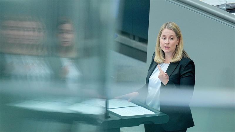 Büros zu Wohnraum: Investoren können Fördergeld beantragen Bauministerin Verena Hubertz will leere Bürogebäude als neuen Wohnraum aktivieren. (Archivbild)