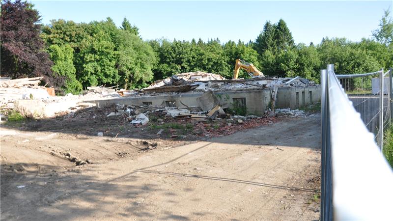 Baustelle Naturhotel: Vom alten „Waldgarten“ ist aktuell nur noch der Keller übrig.