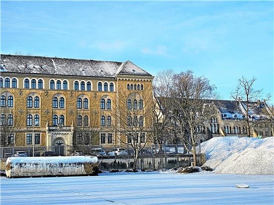 Baustelle Pfalzquartier: Nach dem Abriss der Bundesgrenzschutzhallen ruht das Baugeschehen. Aktuell ist dort die Archäologie am Zug. Foto: Sowa