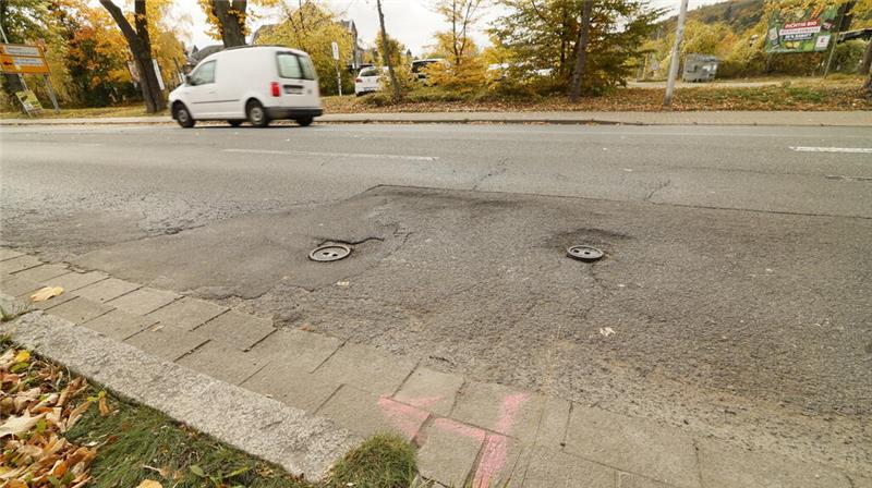 Baustelle ab Montag: Vier Wochen lang soll die Hildesheimer Straße saniert werden und bleibt deshalb in zwei verschiedenen Abschnitten gesperrt.