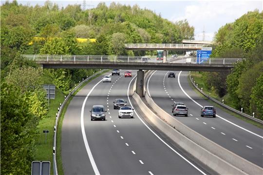 Baustellen: Auf der A 36 bei Schladen kann es zu Behinderungen kommen. Der Verkehr wird an manchen Stellen einspurig geführt. Archivfoto: Düber