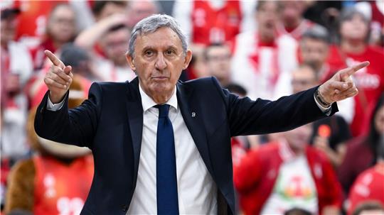Bayern-Coach Svetislav Pesic dirigiert ein letztes Mal ein Team in einem Finale. (Archivbild)