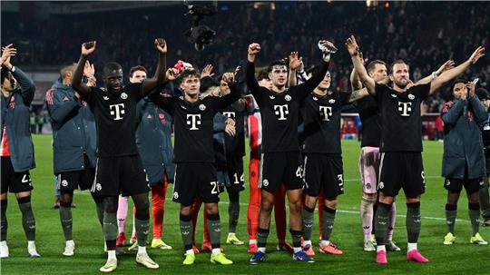 Bayern München bejubelt die erfolgreichste Bundesliga-Hinrunde jemals.