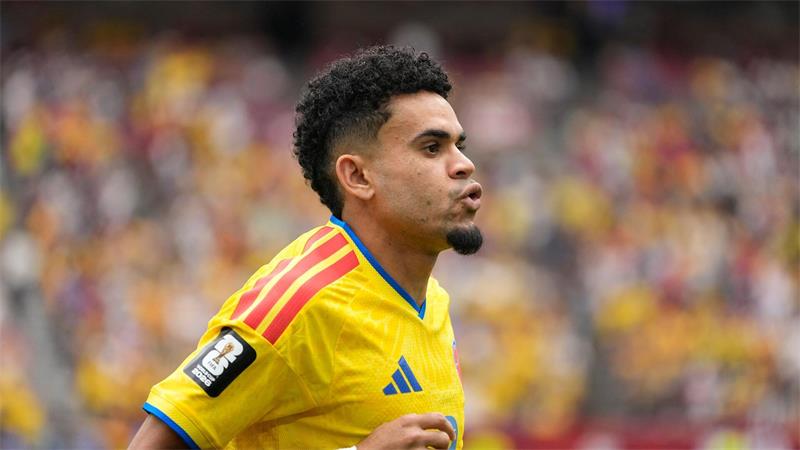 Schweiz gewinnt Elfer-Krimi gegen Kolumbien - Messi wartet Bayern-Star Diaz war seit dem Usbekistan-Spiel torlos.