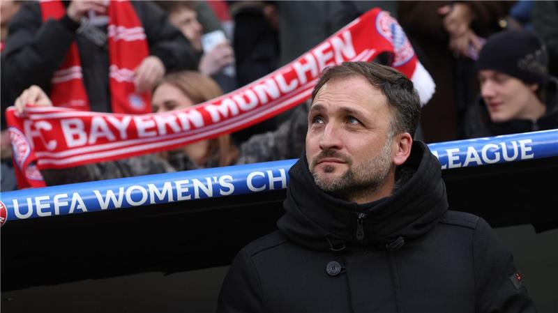 Bayern-Trainer José Barcala vermittelt seinen Spielerinnen Selbstvertrauen.
