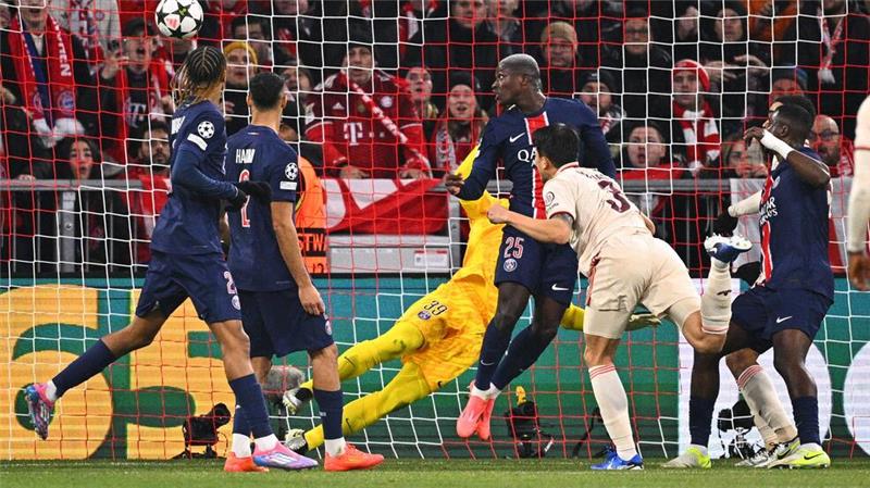 Matchwinner Kim: Bayern glückt Topstart in Topspielwoche Bayern-Verteidiger Minjae Kim (r) köpft sein erstes Champions-League-Tor.