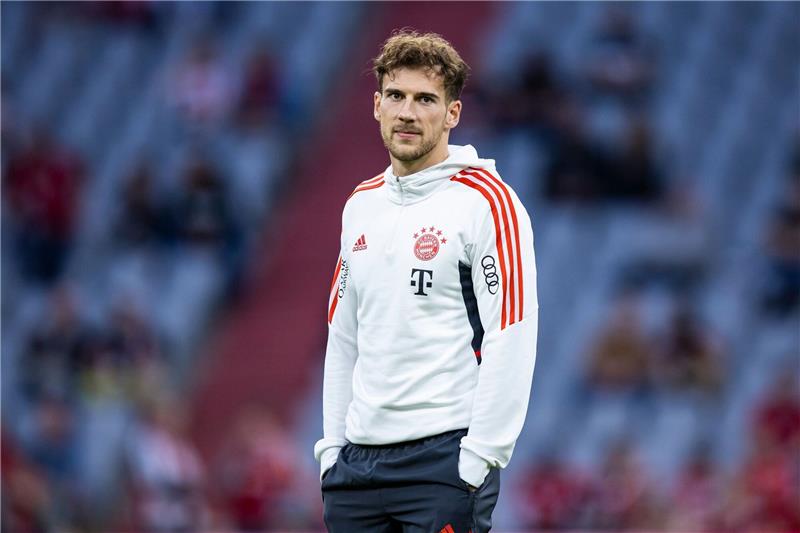 Bayern nach Katar-Aussagen: „Indiskutabel” und „befremdlich” Bayerns Leon Goretzka steht im Stadion.