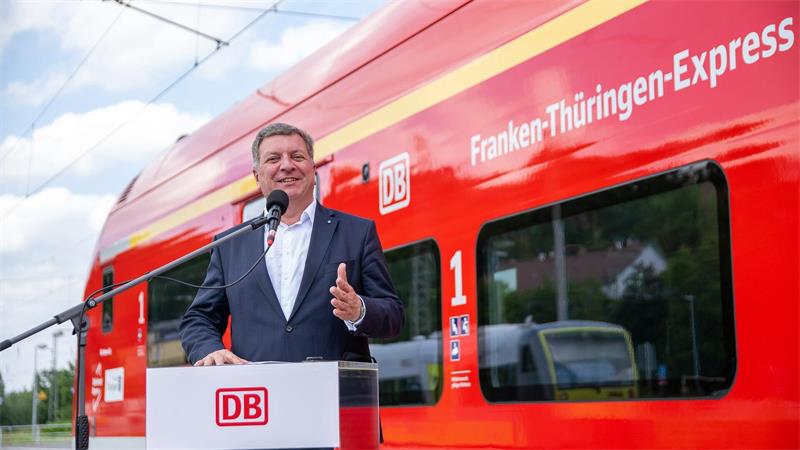 Bayerns Verkehrsminister Christian Bernreiter ist aktuell der Vorsitzende der Verkehrsministerkonferenz von Bund und Ländern. (Archivbild)