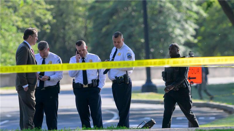 Beamte des Metropolitan Police Department untersuchen einen Tatort in Washington.