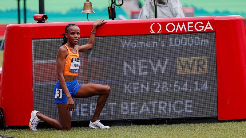 Kenianerin Chebet läuft Weltrekord über 10.000 Meter Beatrice Chebet stellte in Eugene einen neuen Weltrekord über 10.000 Meter auf.