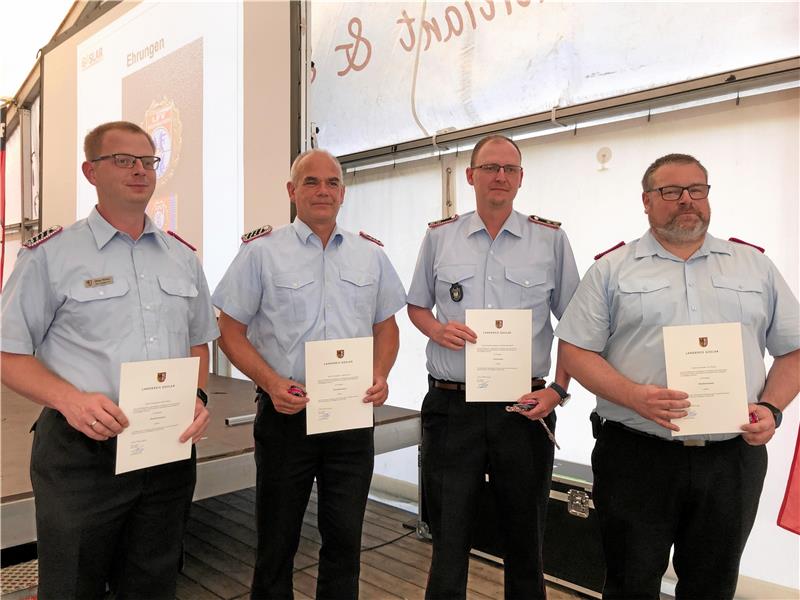 Feuerwehren im Kreis Goslar fühlen sich gut aufgestellt Befördert (v. li.): Oliver Römer (Oberlöschmeister), Andreas Prost (Oberlöschmeister), Sebastian Braukhoff (Löschmeister) und Sven Kasten (Oberlöschmeister). Foto: Stade