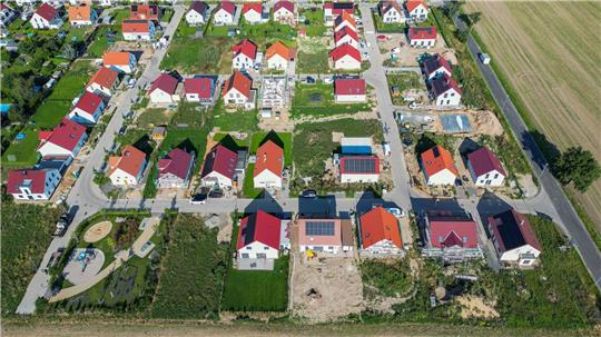 Begehrte Einfamilienhäuser: Der Immobilienmarkt kommt wieder in Fahrt (Archivbild)