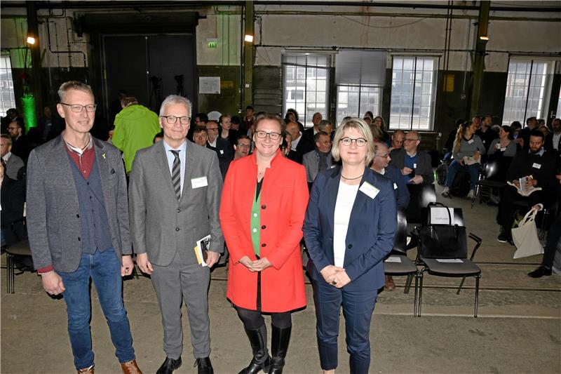 Begrüßten die Gäste der Tagung (v. r.): Iris Graffunder, Vorsitzende der Geschäftsführung der Bundesgesellschaft für Endlagerung, Dr. Sylvia Schattauer, Präsidentin der TU Clausthal, Professor Dr. Klaus-Jürgen Röhlig, geschäftsführender Direktor des Instituts für Endlagerforschung, sowie Dr. Johannes Großewinkelmann, Geschäftsführer des Welterbemuseums am Rammelsberg.