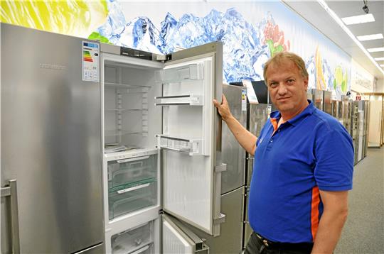 "Bei 80 bis 90 Prozent der Artikel sind wir konkurrenzfähig zu Online-Preisen": Jürgen Breiler, Chef von Expert Riedel &amp; Neumann in Goslar. Foto: Archiv