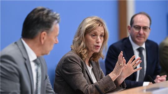 Bei Delikten wie Vergewaltigung oder verbaler sexueller Belästigung deuten frühere Studien auf ein großes Dunkelfeld hin. (Archivfoto)