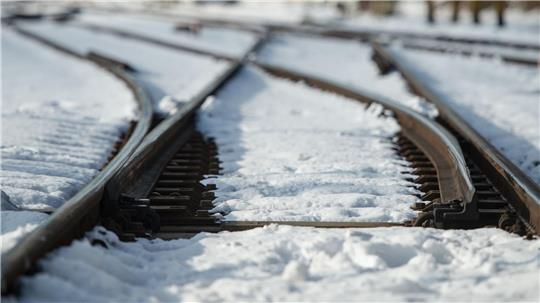 Bei Extremfrost oder starken Schneeverwehungen stoßen Weichenheizungen an ihre Grenzen. (Symbolbild)