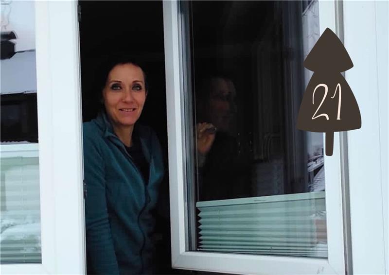 Süßer GZ-Adventskalender: Gebrannte Mandeln Bei Miriam Paduch sind alle Fans der gebrannten Mandeln. Foto: Rennwanz/Montage: GZ