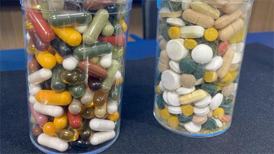 Bei Nahrungsergänzungsmittel aus sogenannten Botanicals fordern Wissenschaftler von der Politik zum Verbraucherschutz eine Regulierung. (Symbolbild) 