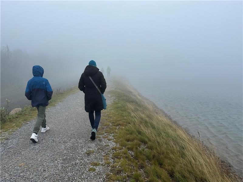 Braunlages Wurmbergwege bleiben ein Streitthema Bei Nebel – wie im Bild entlang des Schneisees – haben die Wanderer die Wege am Wurmberg für sich. Foto: Eggers