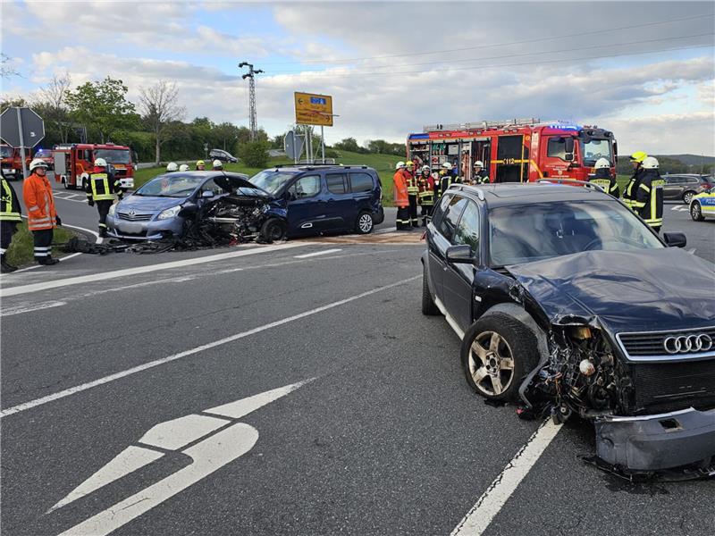 Unfall bei Probsteiburg: Drei Personen verletzt Bei Probsteiburg hat es am Sonntagabend gekracht. Foto: Epping