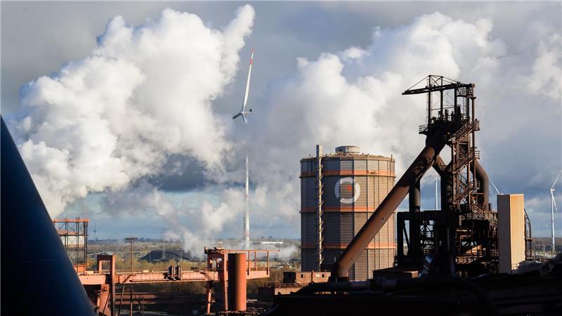 Schwache Nachfrage: Salzgitter schreibt rote Zahlen Bei Salzgitter sinkt der Absatz, es laufen Verluste auf.