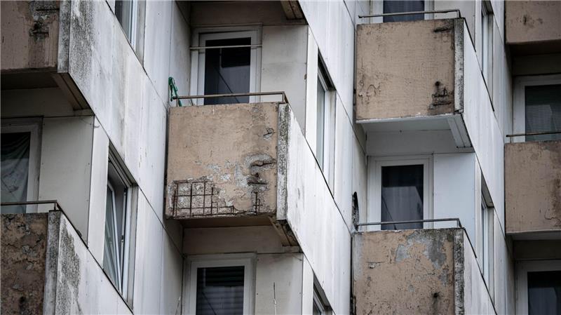 Bei „Schrottimmobilien“ sollen Kommunen künftig leichter einschreiten können. (Symbolbild)