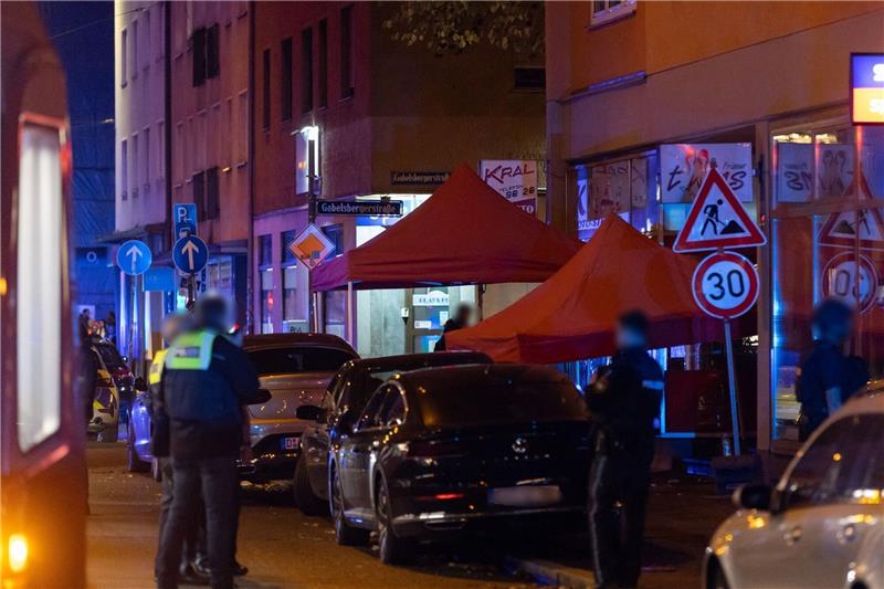 Schüsse in Nürnberg: Verdächtiger in Italien festgenommen Bei Schüssen in der Nürnberger Südstadt war im vergangenem Oktober ein Mann ums Leben gekommen, ein weiterer wurde schwer verletzt.