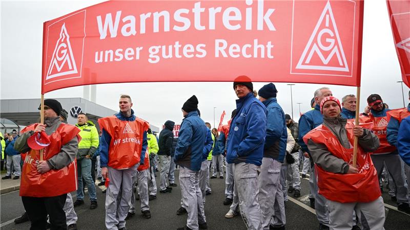 Bei VW gab es 2024 zahlreiche Warnstreiks. (Symbolbild)